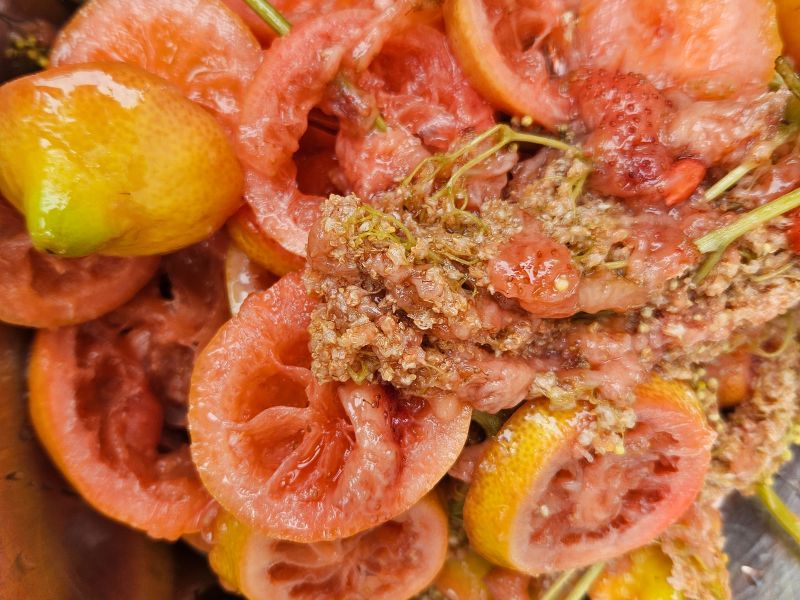 A bodzaszörp házilag mindenki kedvence lett. A hozzávalókat egy napig érleltem, majd leszűrtem