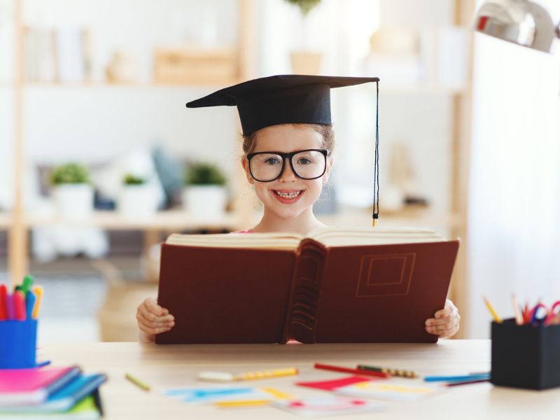 Így segíthetünk a gyereknek a nyárra hangolódni, átkapcsolni az agyat – Családi tippek a tanév lezárásához